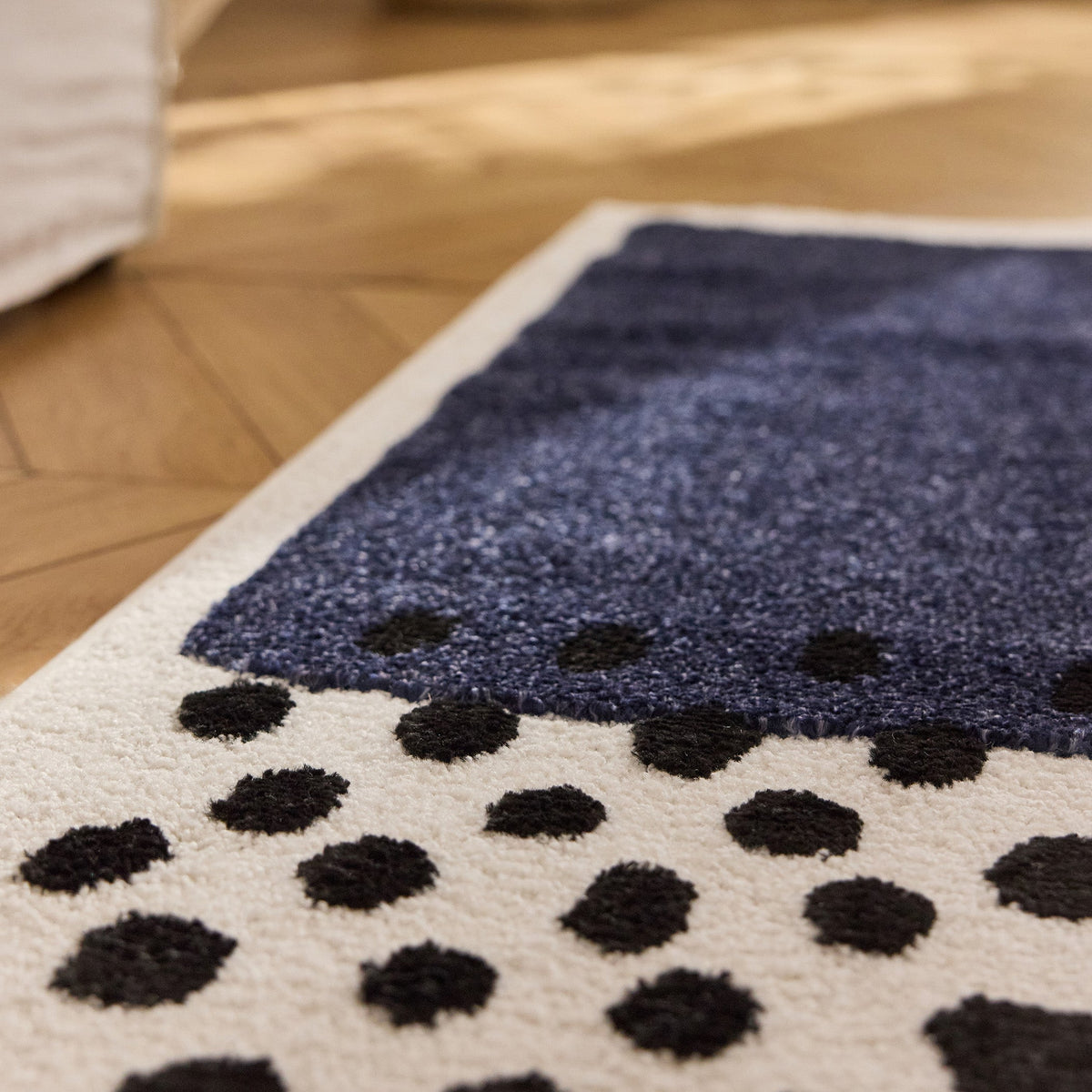 TERRA DEL SOL - Tapis intérieur rectangulaire bleu et écru à pois noirs - TDS1042BLE Nazar rugs