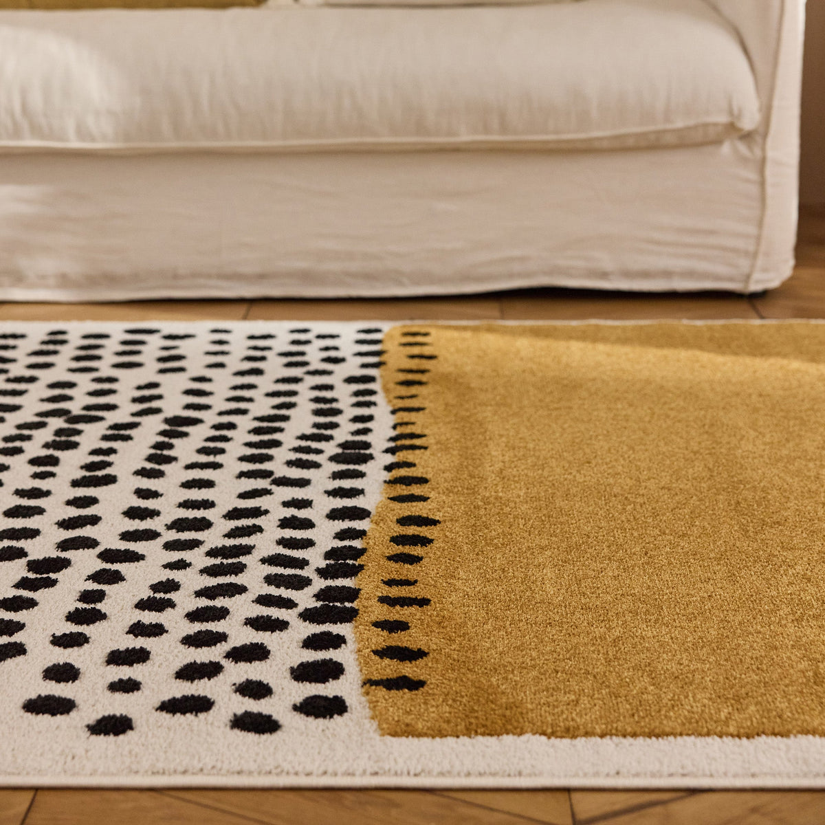 TERRA DEL SOL - Tapis intérieur rectangulaire ocre et écru à pois noirs - TDS1042OCR Nazar rugs