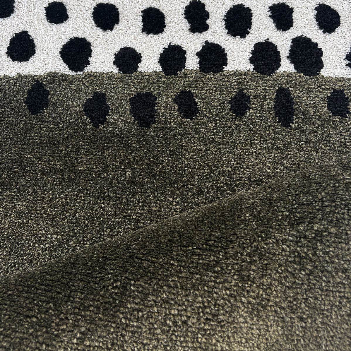 TERRA DEL SOL - Tapis intérieur rectangulaire vert et écru à pois noirs - TDS1042VER Nazar rugs