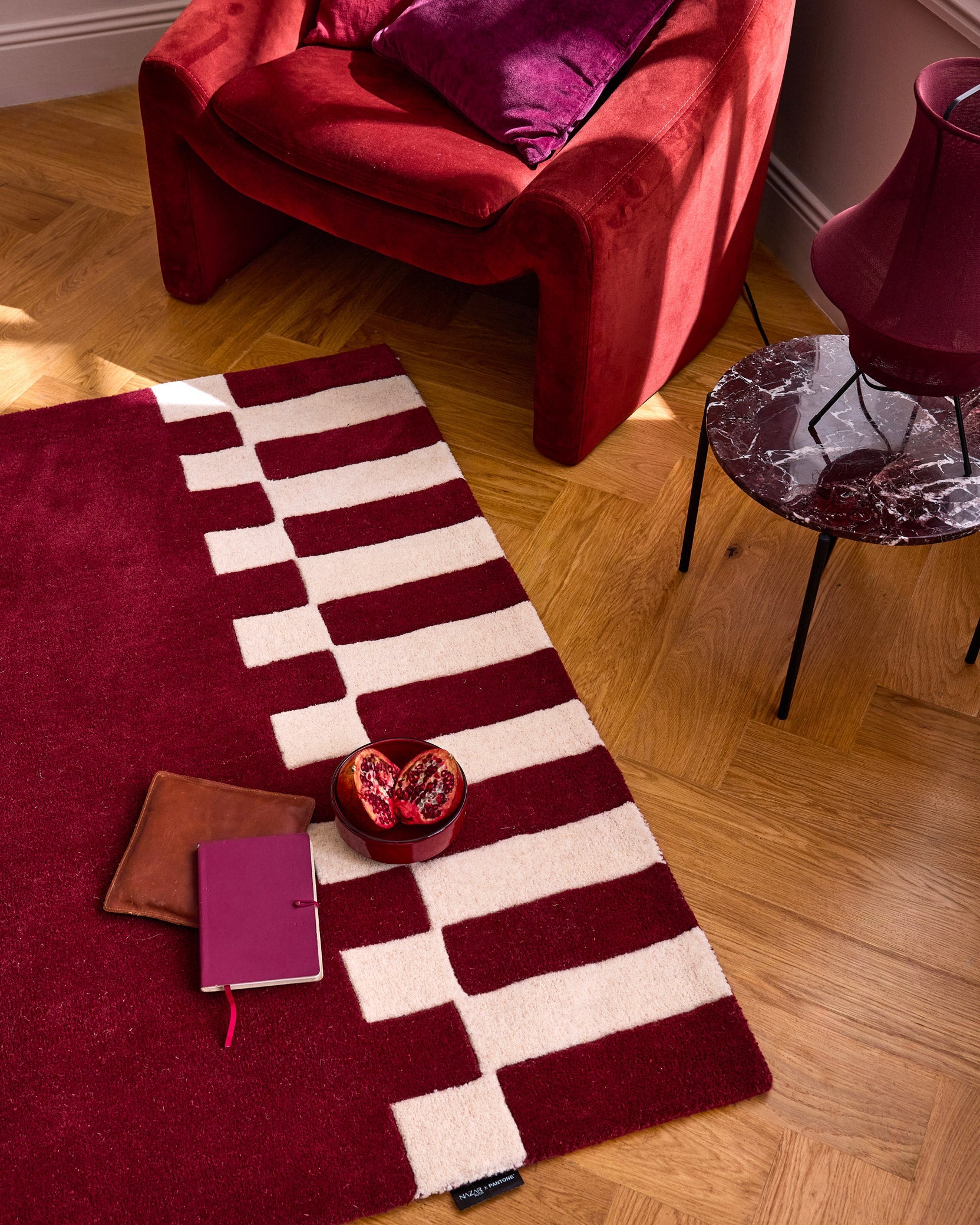 Rouge d'orage – Tapis en laine géométrique - bordeaux Rouge d'orage