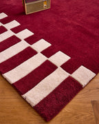 Rouge d'orage – Tapis en laine géométrique - bordeaux Rouge d'orage
