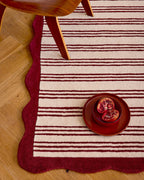 Rouge d'orage – Tapis en laine à rayure - bordeaux Rouge d'orage