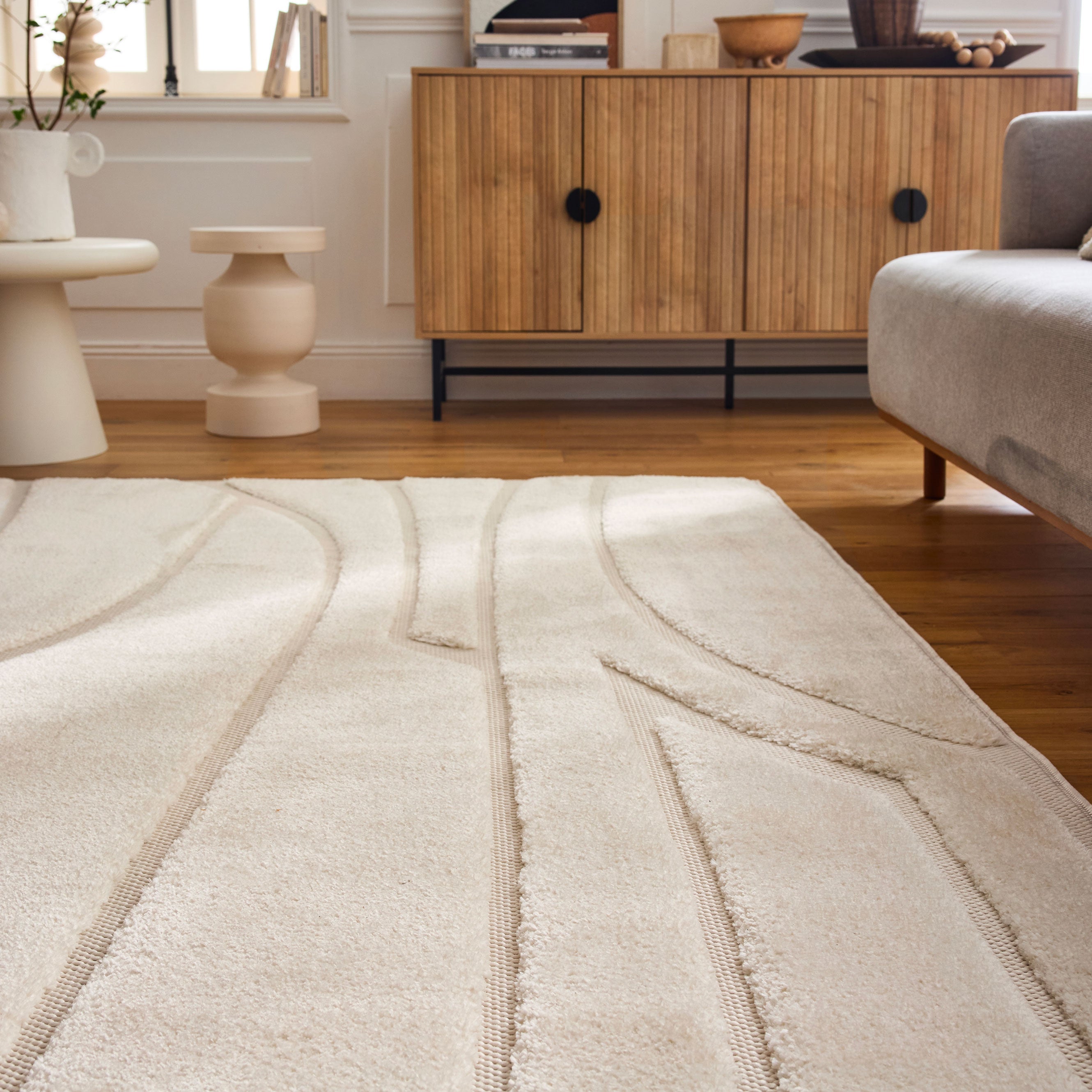 Tapis crème texturé en relief (co-création Jenny Gevaert x Nazar Rugs) Nazar rugs