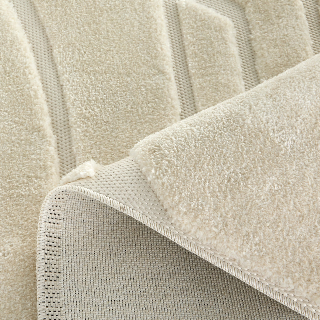 Tapis crème texturé en relief (co-création Jenny Gevaert x Nazar Rugs) Nazar rugs