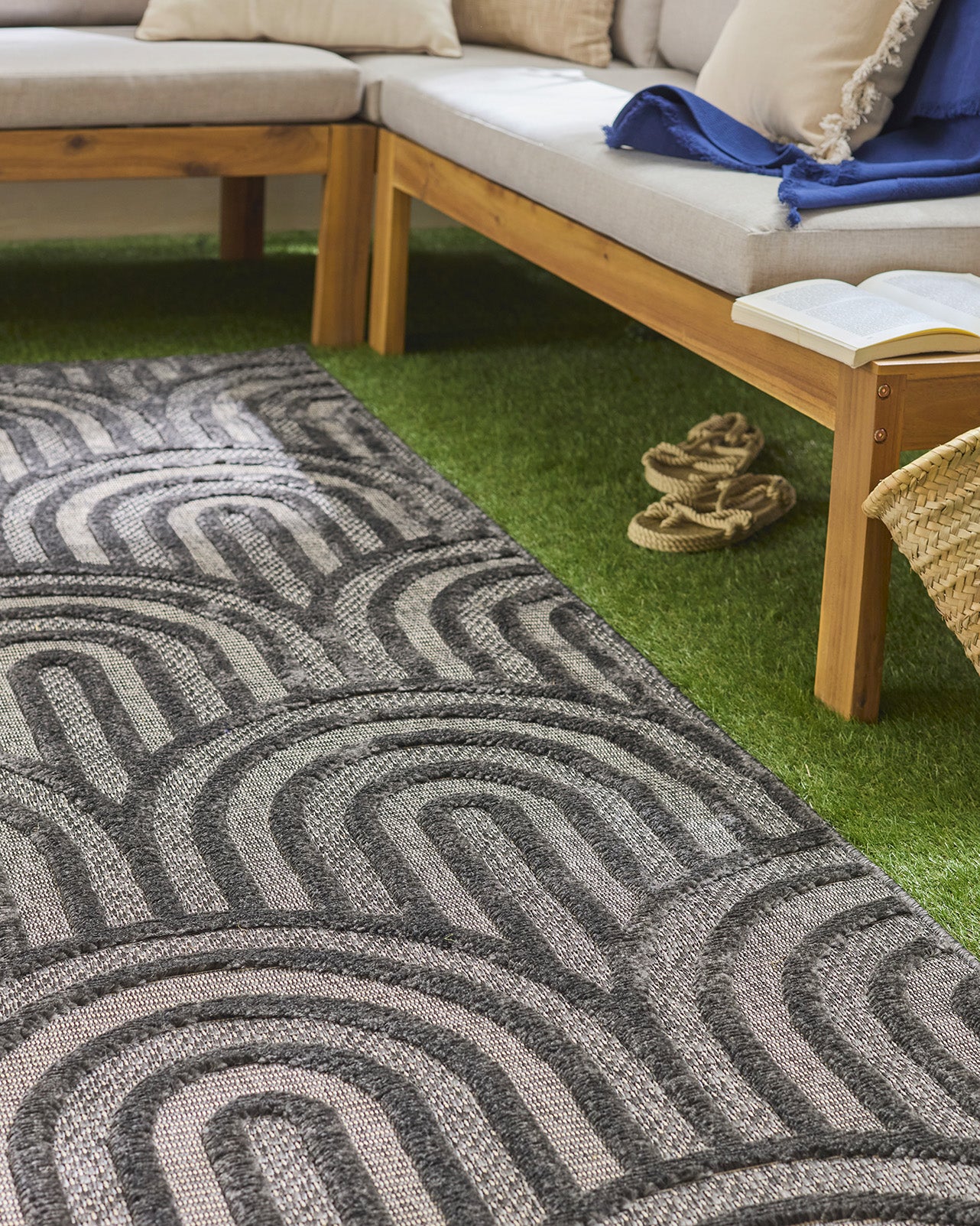 Tapis d'intérieur et extérieur SANTORINI 985 NOIR : SAN985NOI Nazar rugs