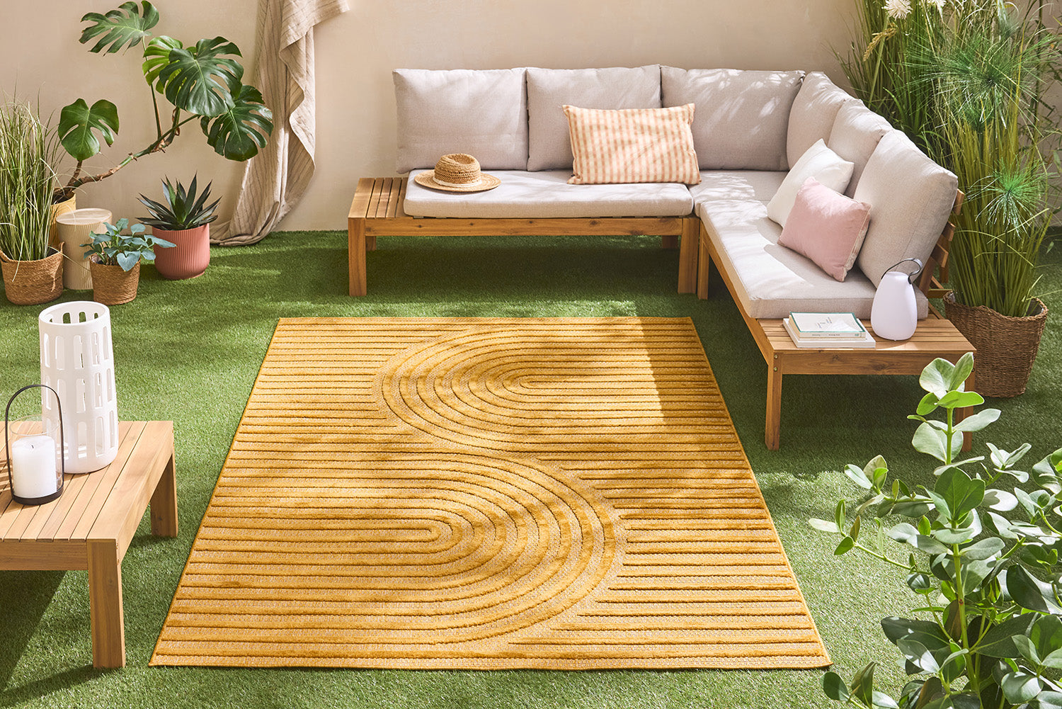 Tapis d'intérieur et extérieur motifs arcs symétriques SANTORINI 986 JAUNE : SAN986JAU Nazar rugs