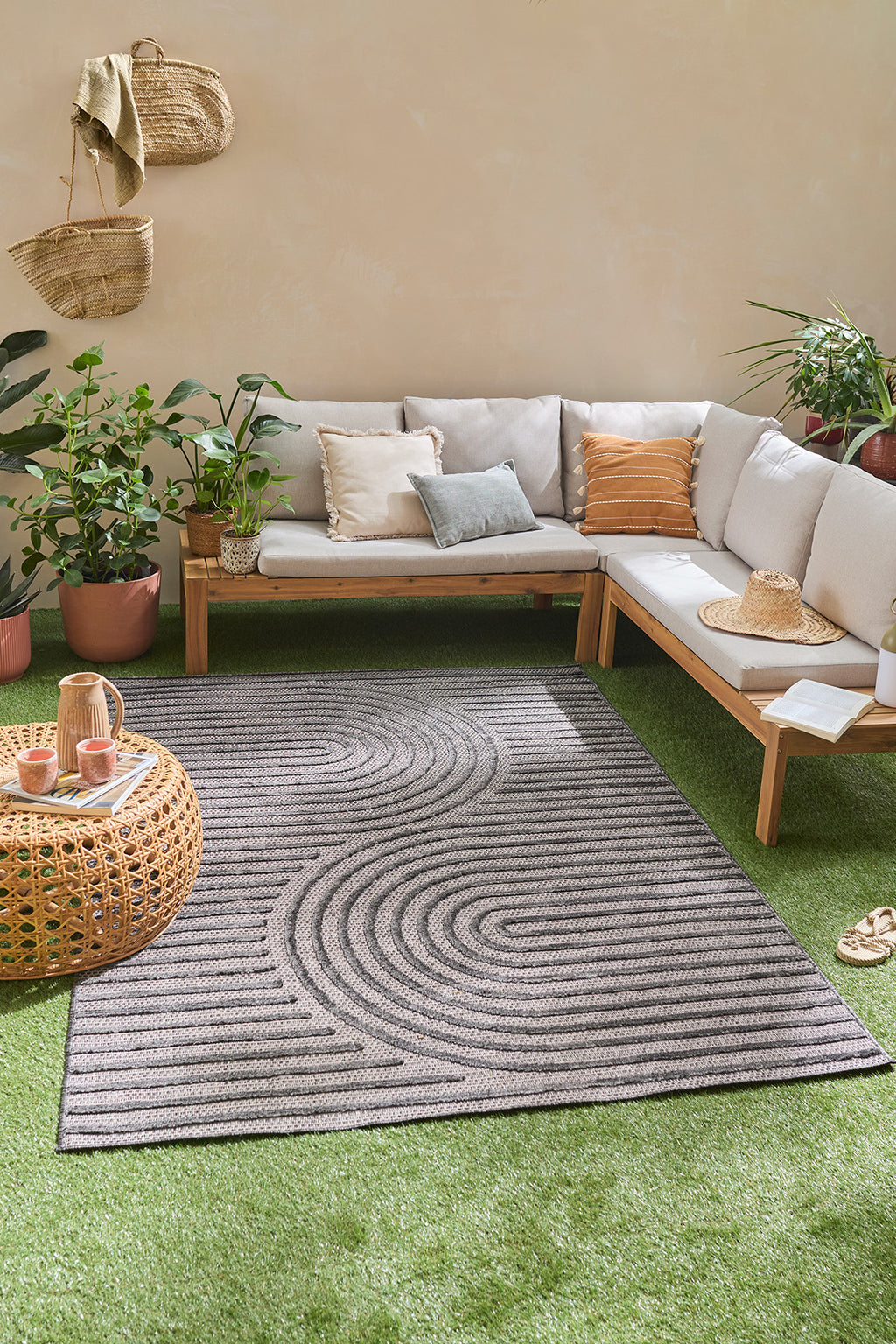 Tapis d'intérieur et extérieur motifs arcs symétriques SANTORINI 986 NOIR : SAN986NOI Nazar rugs