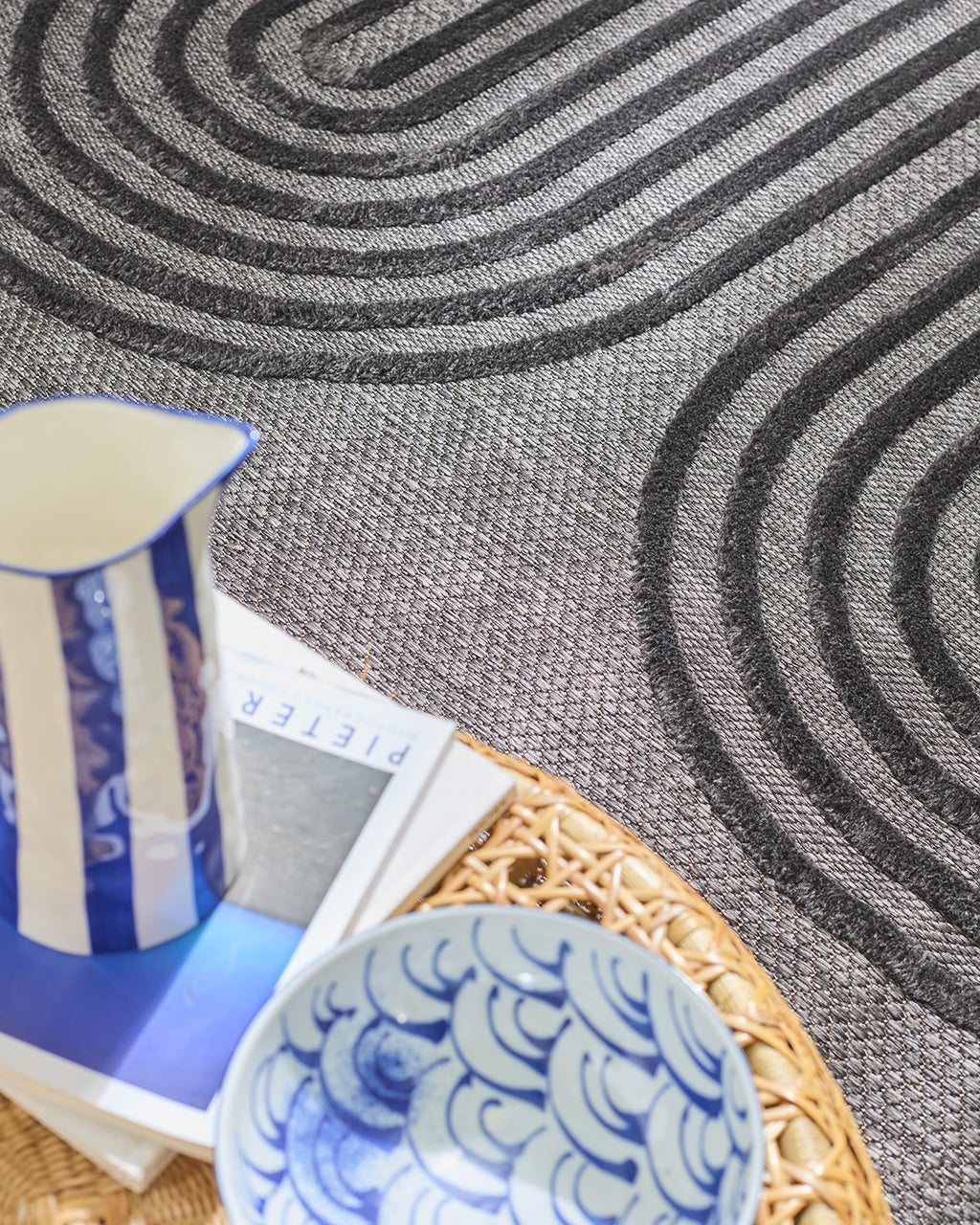 Tapis intérieur et extérieur motifs de vagues SANTORINI Noir : SAN987NOI Nazar rugs