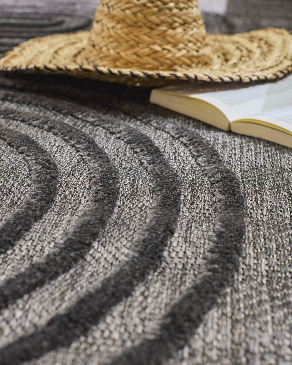 Tapis intérieur et extérieur motifs de vagues SANTORINI Noir : SAN987NOI Nazar rugs