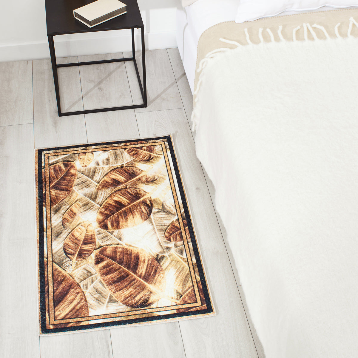 Tapis motif feuilles d'or STAMPA