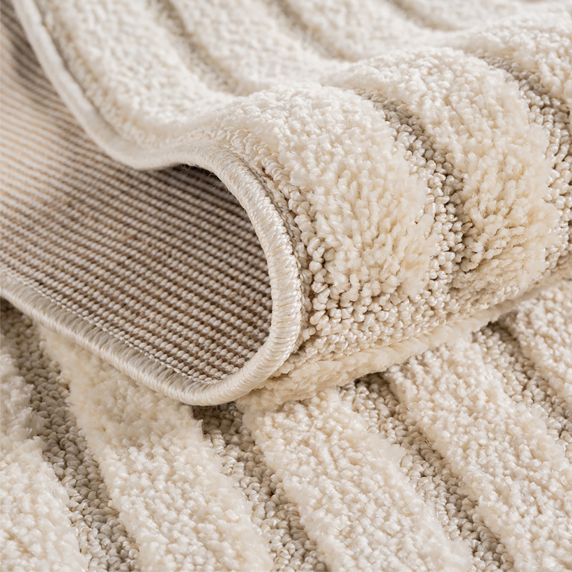 TURIN - tapis moderne design graphique en relief : TUR1123CRE TURIN
