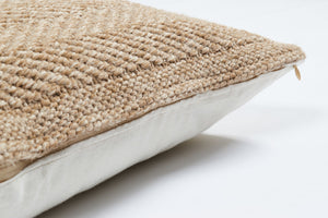 Housse de coussin chevrons effet jute naturel Nazar rugs