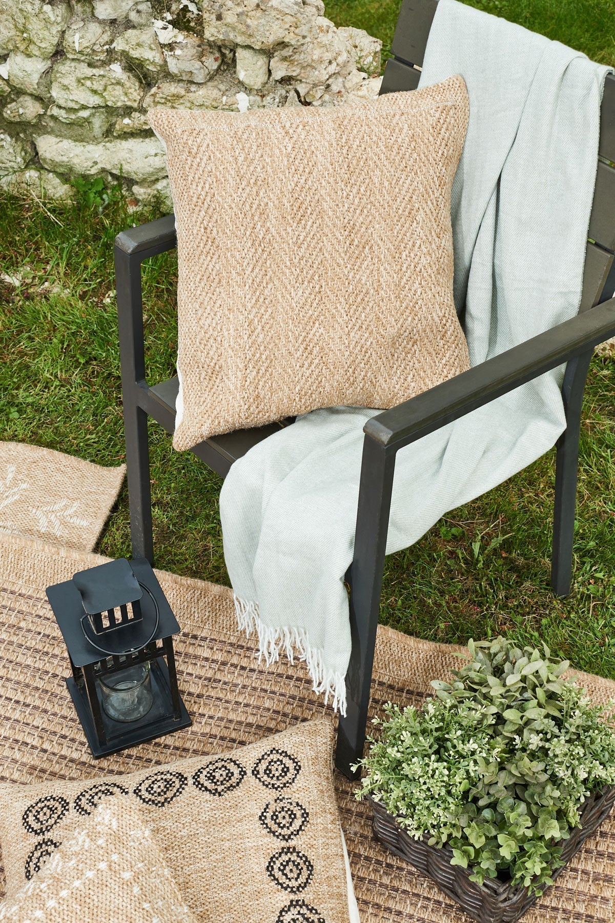 Housse de coussin chevrons effet jute naturel Nazar rugs