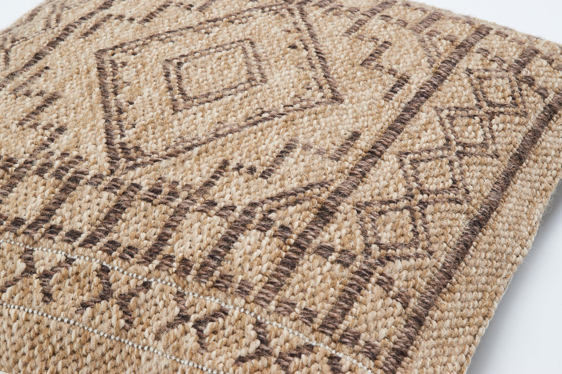 Housse de coussin marron effet jute naturel Nazar rugs