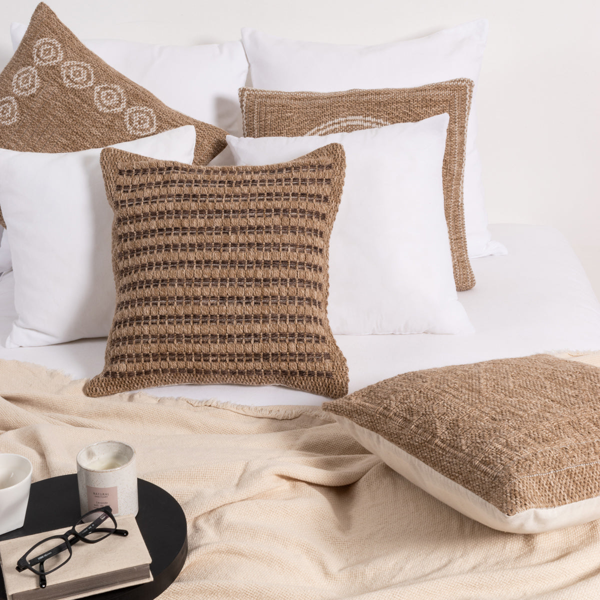 Housse de coussin motifs ronds blanc effet jute naturel Nazar rugs