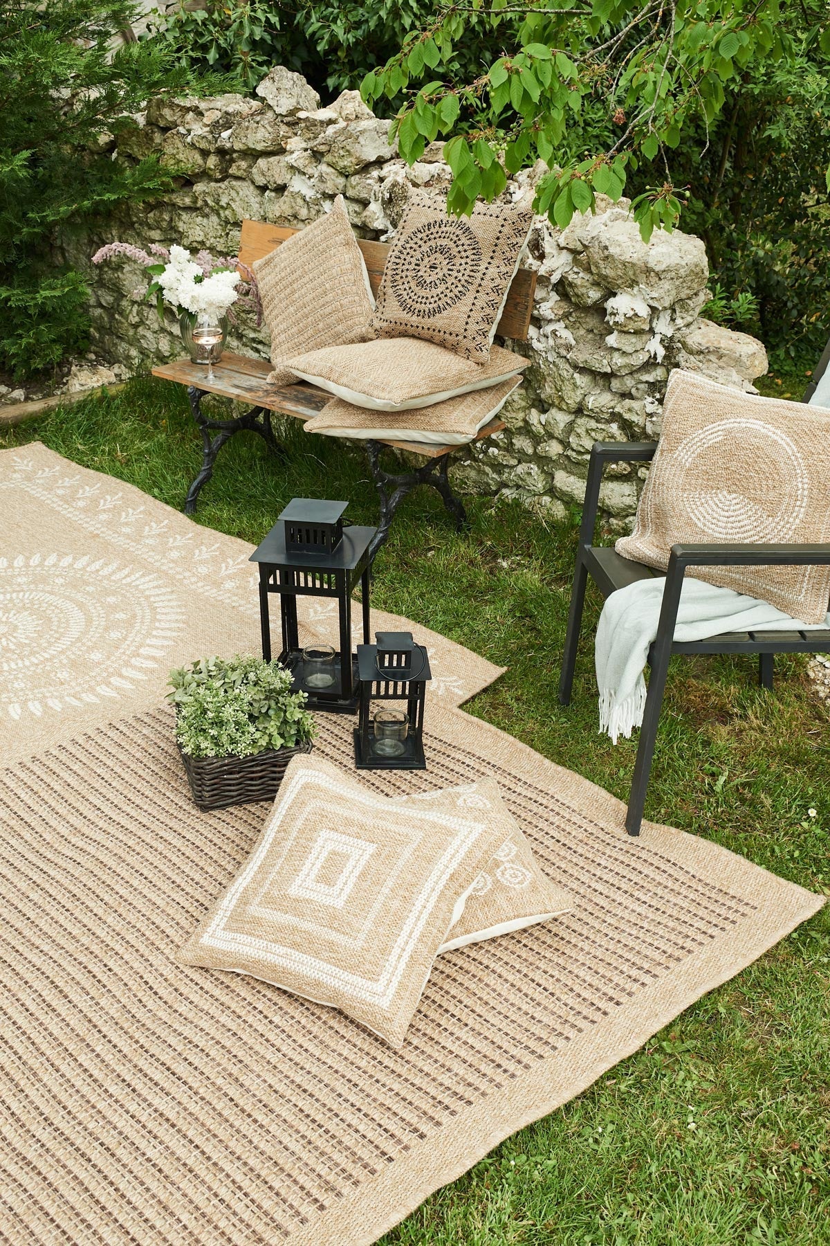 Housse de coussin motifs ronds blanc effet jute naturel Nazar rugs