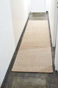 Tapis arc en ciel beige avec poils longs en relief Nazar rugs