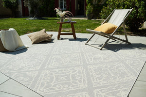 Tapis avec ornement floral gris Nazar rugs