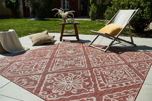 Tapis avec ornement floral rouge Nazar rugs
