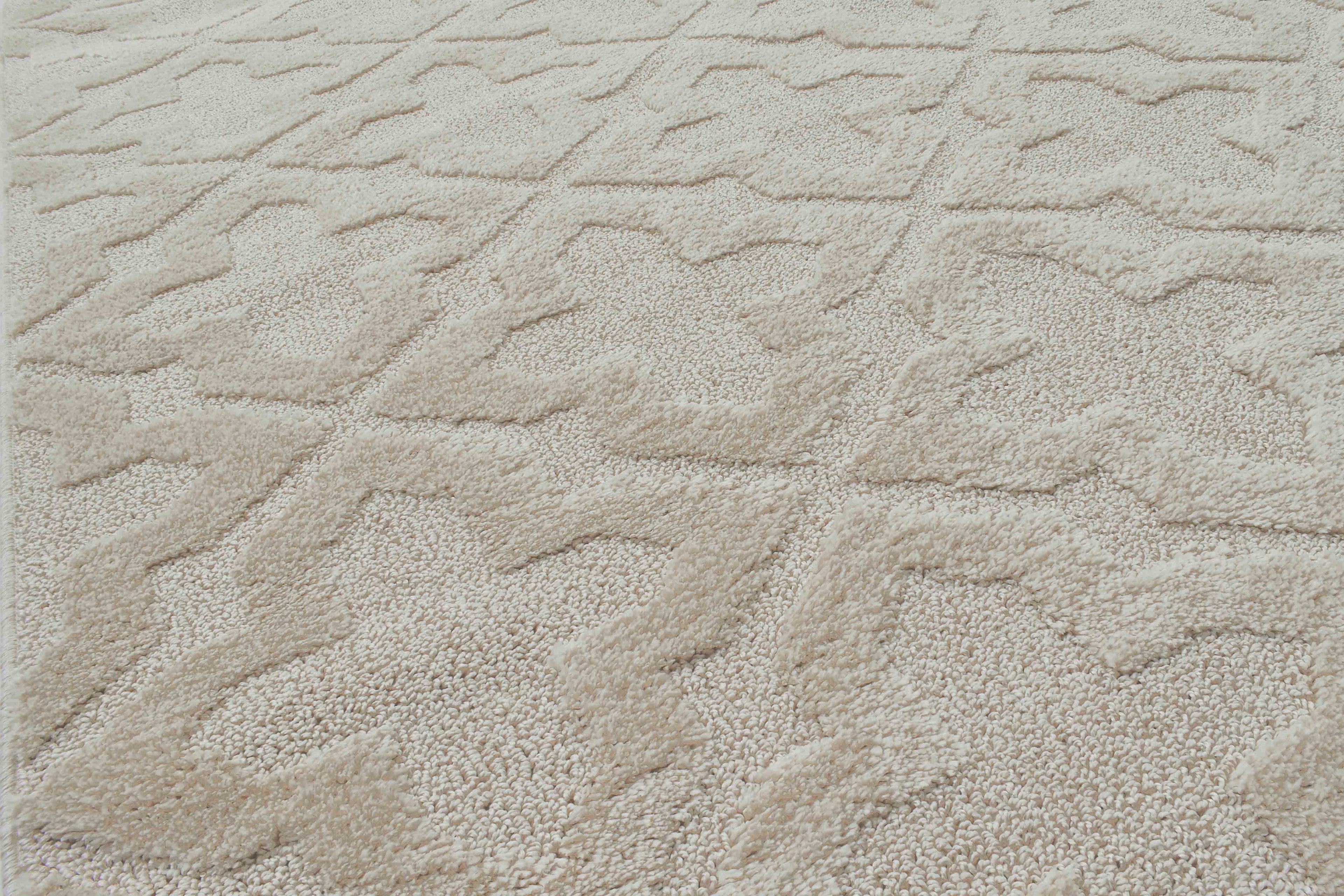 Tapis crème motif géométrique en relief Nazar rugs