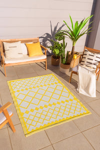 Tapis d'extérieur jaune motifs géométriques Nazar rugs