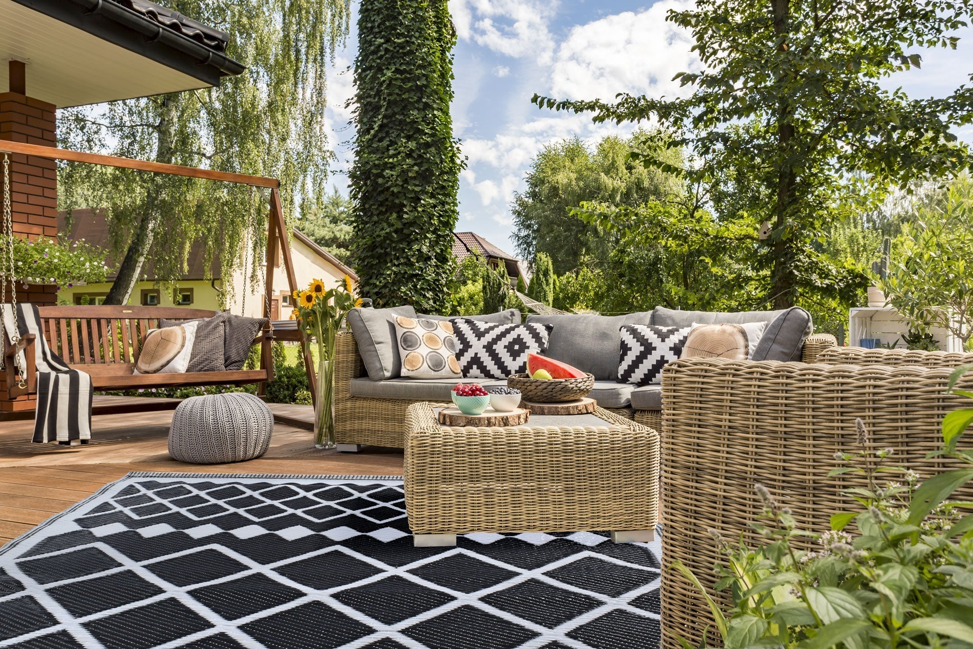 Tapis d'extérieur motifs graphiques Nazar rugs