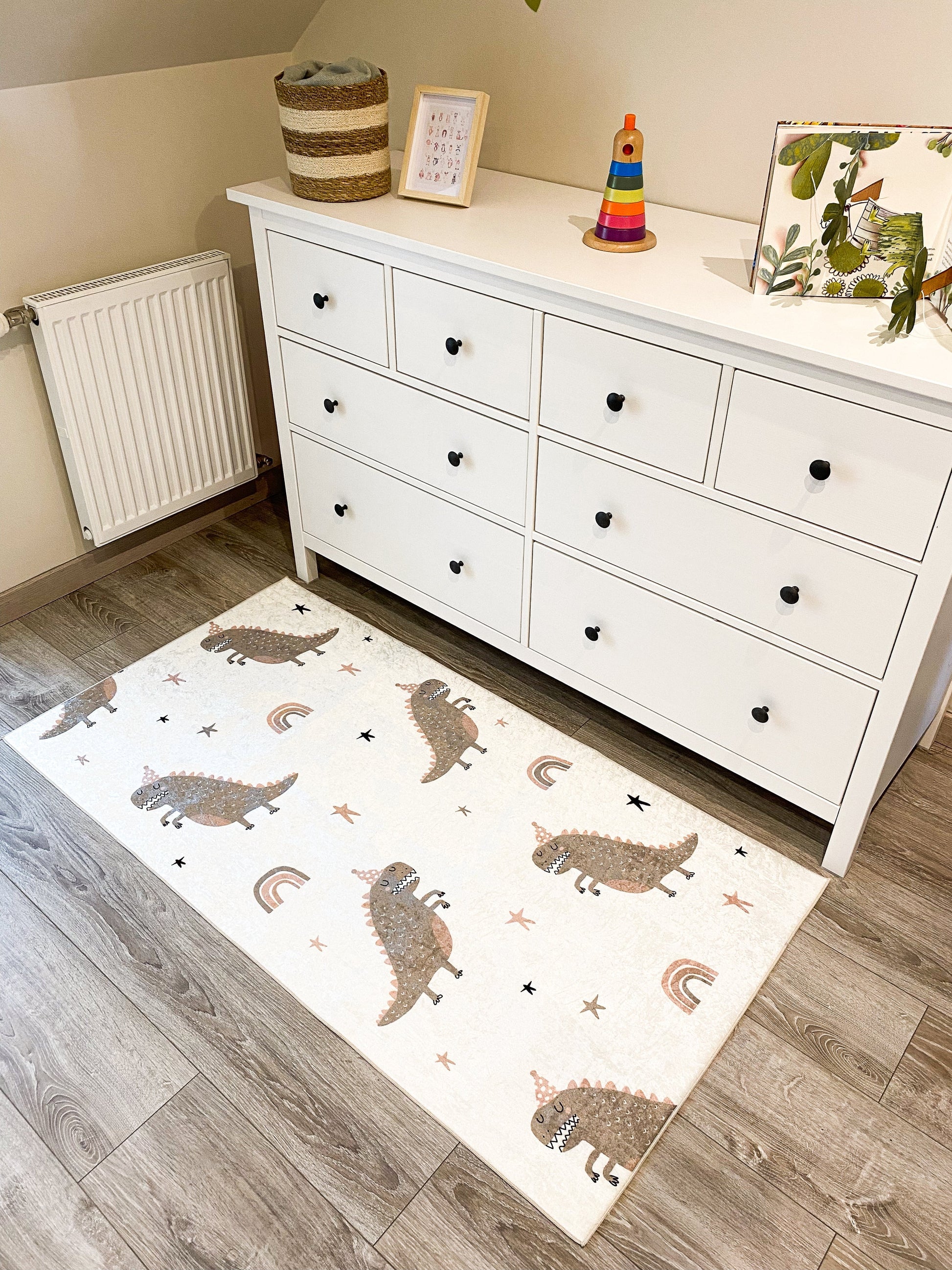 Tapis enfant à motifs dinosaures vert Nazar rugs