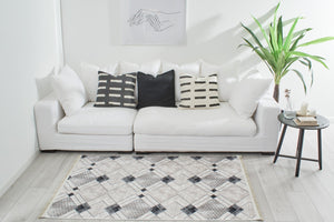 Tapis moderne gris à motifs Nazar rugs