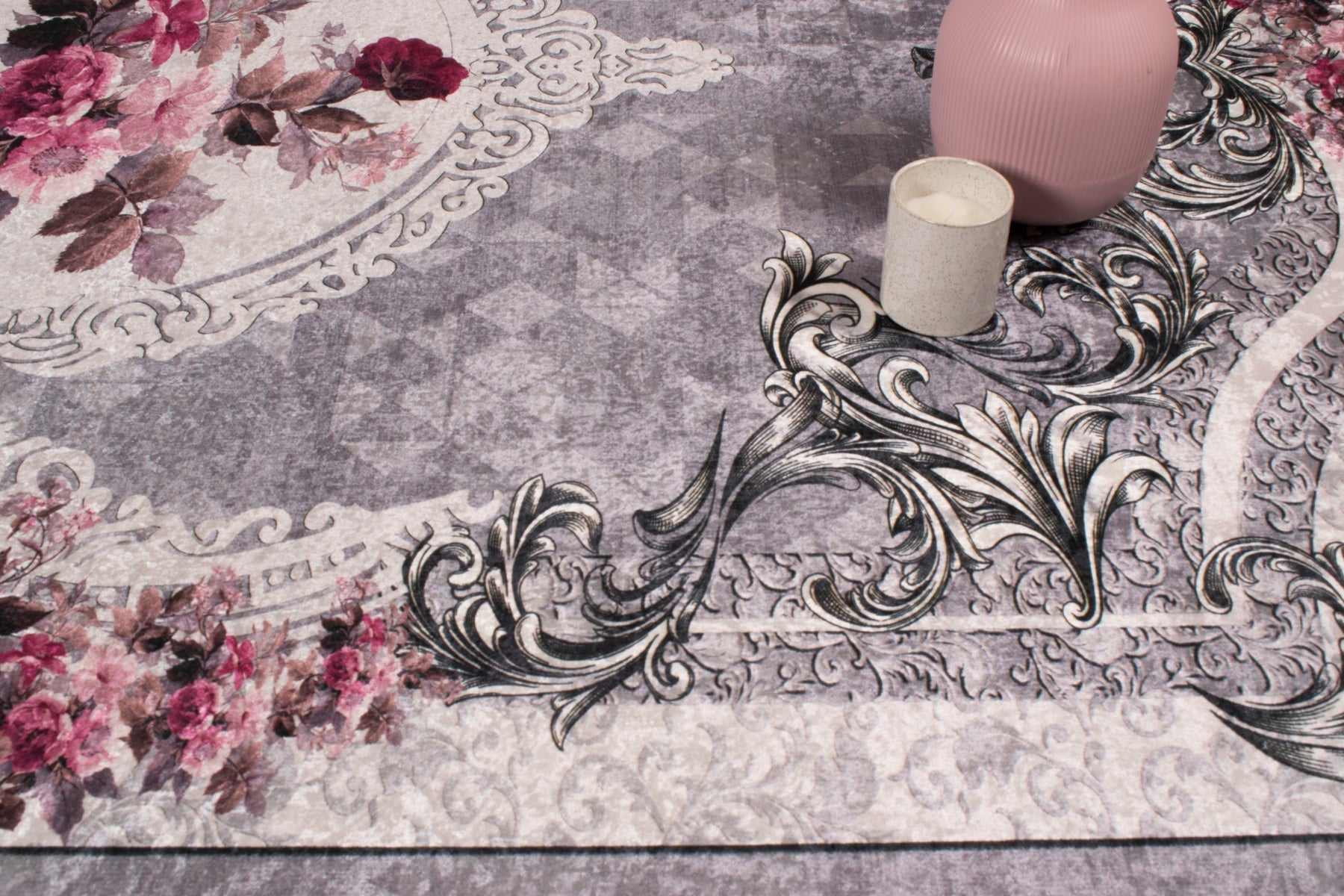 Tapis motif baroque rose, style moderne Nazar rugs