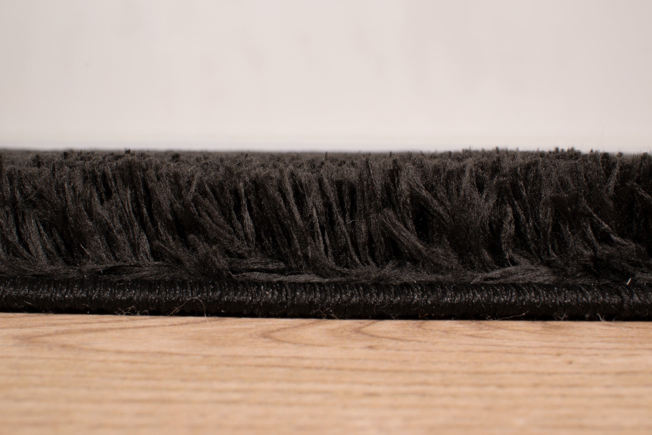 Tapis uni style moderne noir Nazar rugs