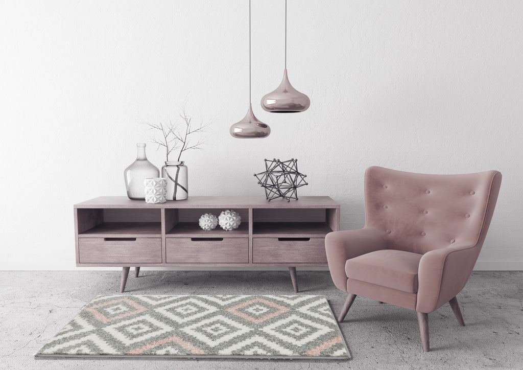 tapis de salon en laine artificielle motif graphique rose et gris Nazar rugs